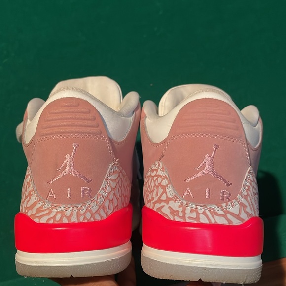 These are Air Jordan Nike 3 Retros in the color “Rust Pink” size: 6.5 US - Picture 4 of 7